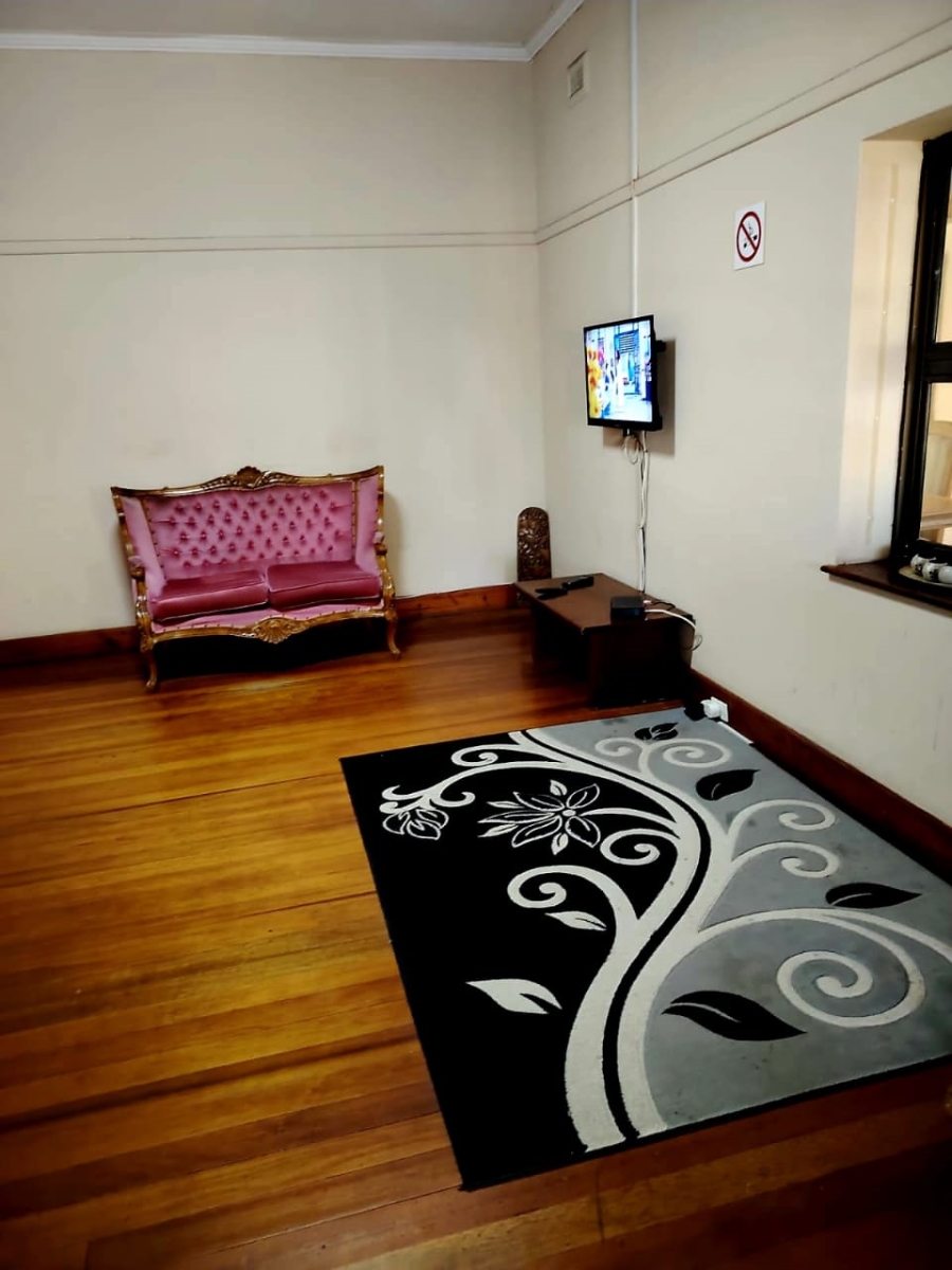 10 Bedroom Property for Sale in Cambridge Eastern Cape
